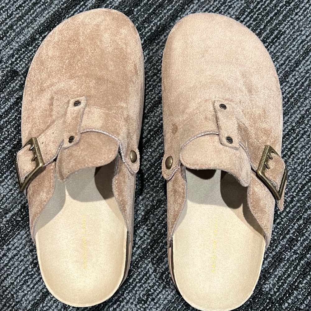 AEO womens clogs